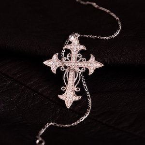 Gothic Cross Pendant – Sterling Silver Fleur-de-Lis Necklace, Vintage Religious Jewelry, Handcrafted Cross Pendant for Men & Women