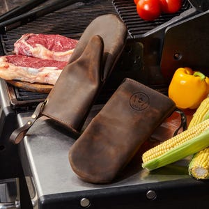 Father&#39;s Day gift for dad, grandpa, husband, grill master, leather grill gloves personalized, leather oven mitts with custom logo