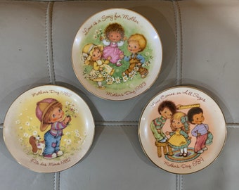 Vintage Avon Mother's Day Plates Set of 3.   5" Size 22 Kt. Gold Trim. 1982 1983 1984