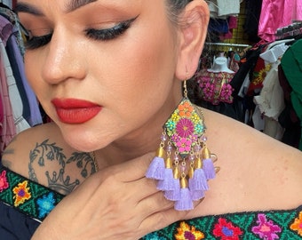 Hand-painted earrings, traditional earrings, wooden earrings, Mexican crafts, hand-carved and hand-painted earrings, flower earrings