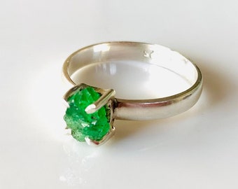 Handgjord rå grön granatring, 925 sterlingsilver