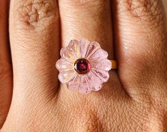 Handgjord ring med snidad morganitmelon, sterlingsilver