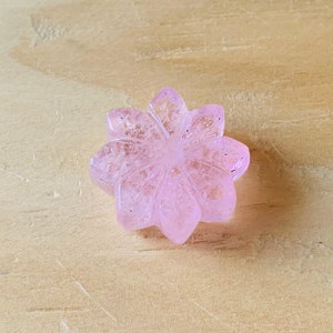 Escultura em morganita rosa natural, peso 27 quilates, tamanho 21x21 mm, escultura artesanal de flores, escultura para fazer joias, presente de Natal