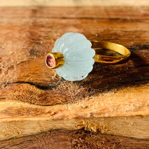 Handgjord ring med snidad akvamarinmelon, Statementring i sterlingsilver bild 5