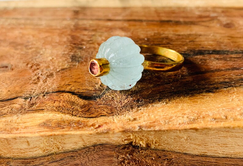 Handgjord ring med snidad akvamarinmelon, Statementring i sterlingsilver bild 5