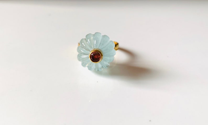 Handgjord ring med snidad akvamarinmelon, Statementring i sterlingsilver bild 7