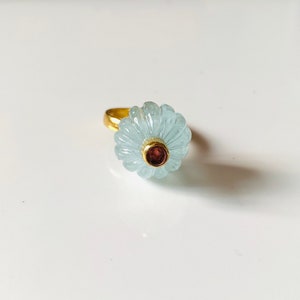 Handgjord ring med snidad akvamarinmelon, Statementring i sterlingsilver bild 2