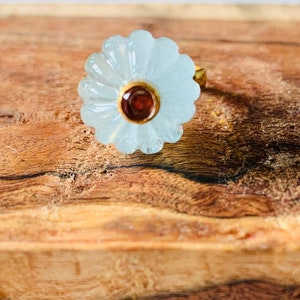 Handgjord ring med snidad akvamarinmelon, Statementring i sterlingsilver bild 6