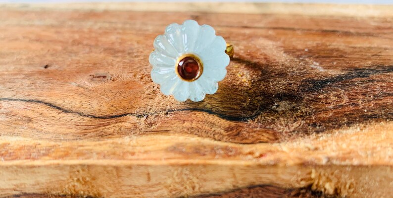Handgjord ring med snidad akvamarinmelon, Statementring i sterlingsilver bild 6