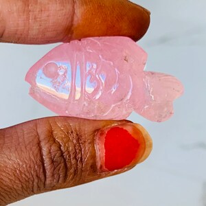 Natuurlijke Morganite vis snijwerk, handgemaakte snijwerk vis, helende vis, edelsteen snijwerk, unieke vis snijwerk, ambachtelijke gesneden edelsteen vis