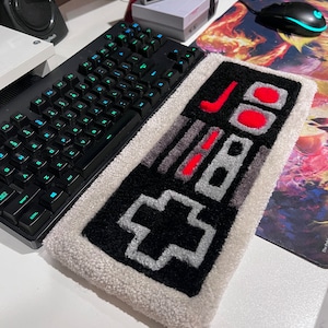 Tufted Nintendo NES Controller Keyboard Pad, Handmade Rug, Retro Gaming Decor, Computer desk accessories, Gamer gifts,custom wrist rest,