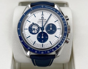 Omega Speedmaster 2023+ MAI INDOSSATO Speedmaster 'Silver Snoopy Award' 50° anniversario 42mm 310.32.42.50.02.001