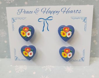 Imanes de corazón azul con centro floreado: Paz y corazones felices (juego de 4)