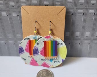 Pendientes de lápiz de color: regalo de agradecimiento para el profesor