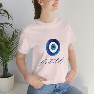 Protect your energy Boho chic, trendy Hamsa shirt, Evil Eye shirt, Women&#39;s t-shirt, Gifts For Her, spiritual meanings
