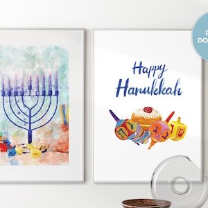 Ensemble de 2 Happy Hanukkah Printable Wall Art, Hanukkah Candles Decor, Hanukkah gift, Hanukkah print, Colorful Dreidels, Watercolor Manora