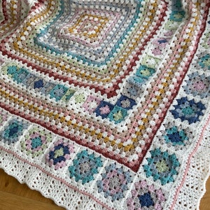 First Adventures, Granny Square Crochet Blanket Pattern - Madebyanita