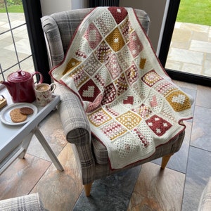 Tea with Granny, Crochet Granny Square Blanket Pattern - Madebyanita