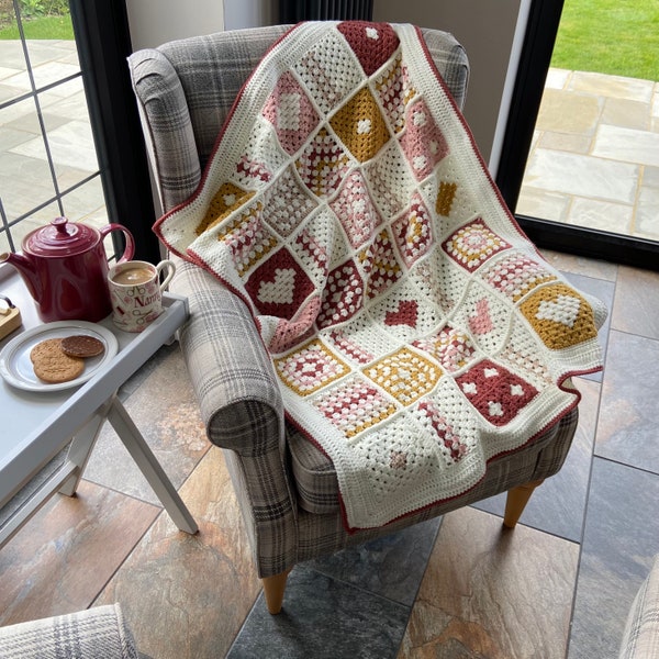 Tea with Granny, Crochet Granny Square Blanket Pattern - Madebyanita