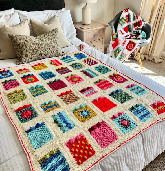 The Gift of Christmas, Crochet Blanket Pattern - Madebyanita