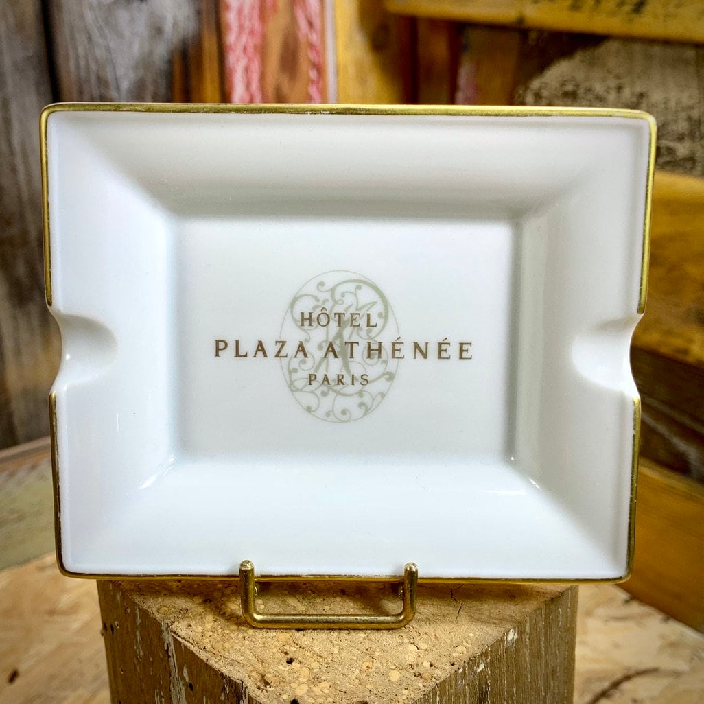 Cendrier Vide Poche. Hotel Plaza Athénée Paris. Porcelaine Royal Limoges.