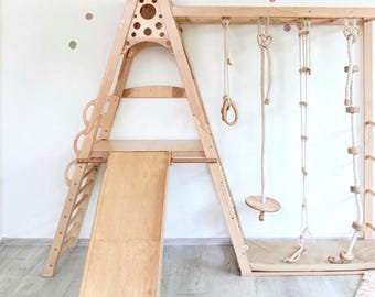 Houten klimrek voor binnen, Montessori-klimrek met glijbaan, touwschommel, ringen en speelmat, actief speelplek voor kinderen binnenshuis.
