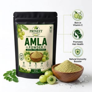 以下が含まれることがあります： 正味重量100グラムのPrineet Agroアムラパウダーが入った黒いスタンドパウチ。ラベルには緑色のアムラの果実のイラスト、効能を説明するテキスト、そして新鮮なアムラの横に置かれた薄緑色のパウダーが入った木製のボウルが描かれています。