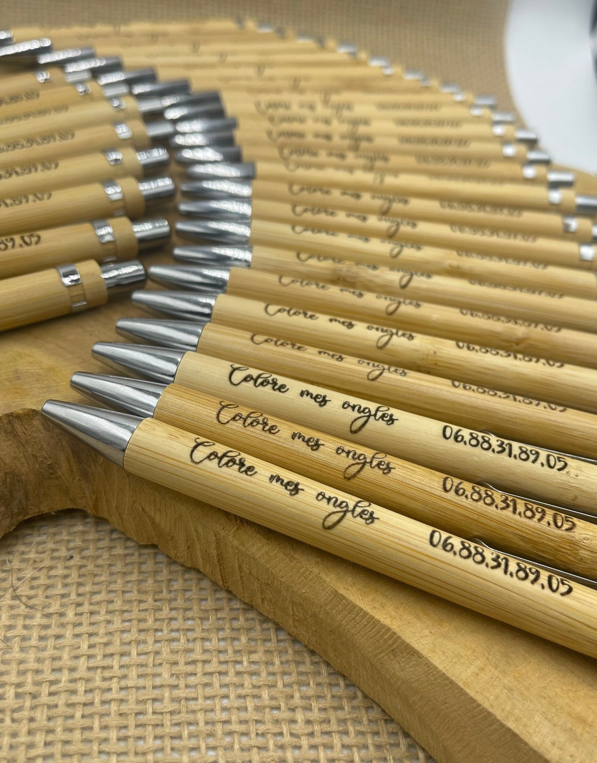 Crayon personnalisé en bois brut - CRABRUT