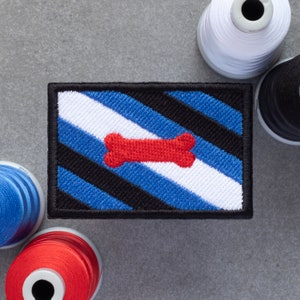Puppy Play Flag Gestickter Aufnäher | Puppenspiel | Klettverschluss, Aufbügler & Aufnäher