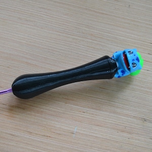 Dinosaur Ergonomic Crochet Hook: Pain-Relief Crochet Tool