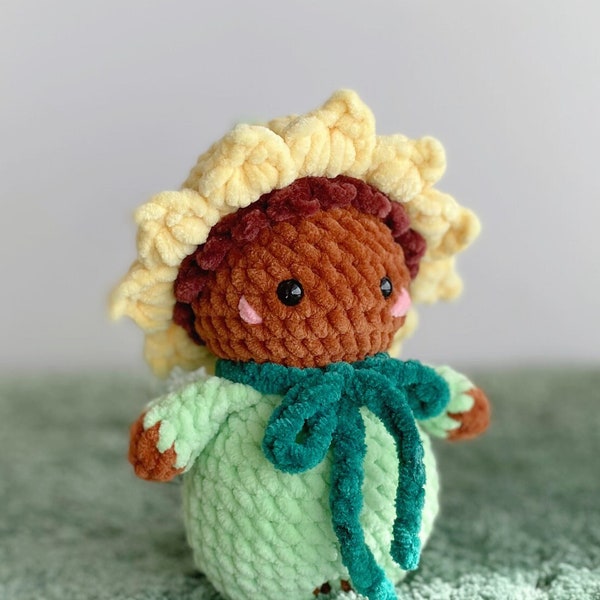 Low-sew Crochet Sunflower Doll Sunflower Plushie: Sonia the Sunflower Girl  |Amigurumi PDF pattern|English