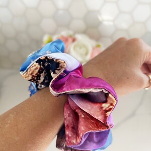 Blue, Pink, Purple Silk Scrunchie, Pink Wrist Scrunchie, Ink Design Scrunchie, Ponytail Scrunchie, Parisian Hair Tie, Silk Hair Accessorie image 5
