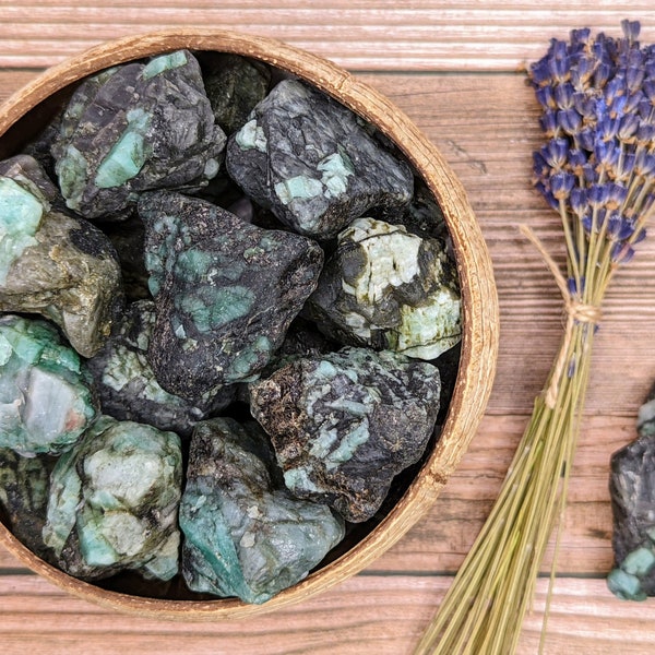 Raw Emerald, Ethically Sourced Crystals, Eco-friendly Packaging, Natural Emerald