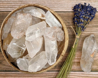 Rohe Quarzspitze, ethisch hergestellte Kristalle, umweltfreundliche Verpackung, klarer Quarz