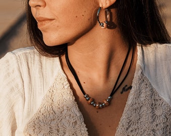 Zamak bead pendant necklace, multicolor ceramic beads, boho leather necklace, gift for sister, handmade artisan jewelry.