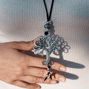 Czeski długi naszyjnik, ręcznie robiony zamak z zawieszką z drzewem życia, ceramicznymi ozdobami i regulowaną skórą, prezent amulet dla babci