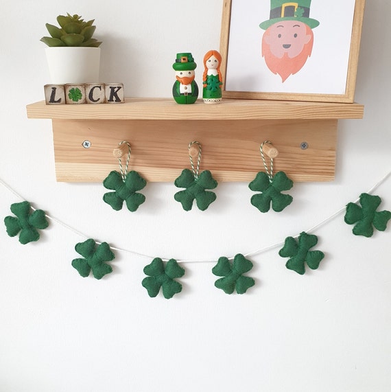 Decorazioni San Patrizio – Ghirlanda Bandierine Con Trifogli E Arcobaleni – Cartoncino Lucido 11×7.5 Cm – Corda Inclusa – Per Feste, Pub E Uffici – Riutilizzabile