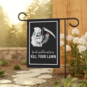 Los polinizadores de alimentación matan su jardín de césped o la bandera de la casa, bandera de Cottagecore oscuro, jardinería gótica, estandarte de permacultura, gothcore, bandera de polinizador