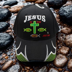 Kristen religiös basebollkeps, Jesus är vägen, svart med kors- och fisksymboler, Jesus är vägen, liv, sanning, Johannes 14:6, Jesus älskar