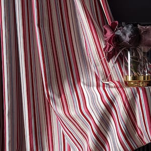 Vinröd randig gardin: Lyxiga draperier i specialstorlek, moderna vardagsrumsgardiner