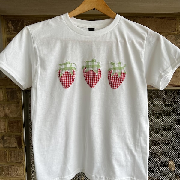 Camiseta de bebé con patchwork de fresa