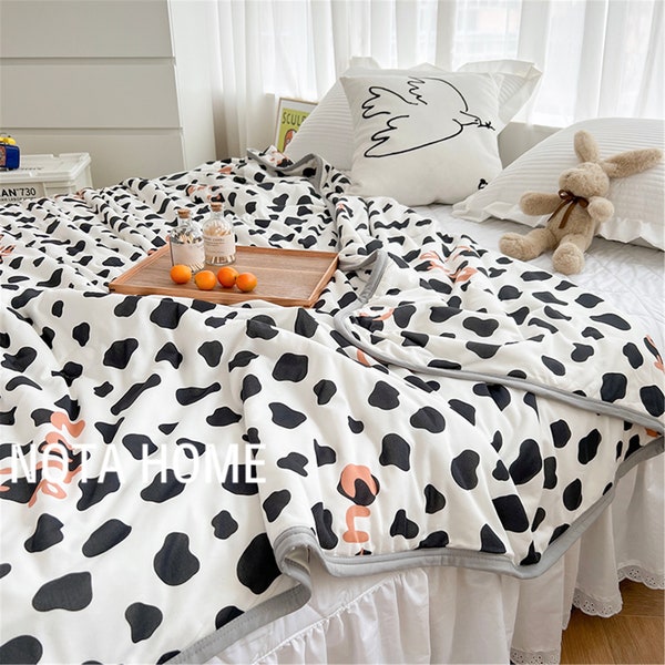 Cute Daisy Polkadot Pattern Print Blanket