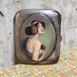 Estuche para cigarrillos de plata antigua pintado a mano con retrato Art Nouveau de la bella mujer Salomé