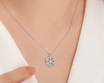 Silver Snowflake Necklace, Christmas Jewellery, Christmas necklace, Winter Necklace, Snowflake Pendant, Christmas Gift For Her, Diamond Gift