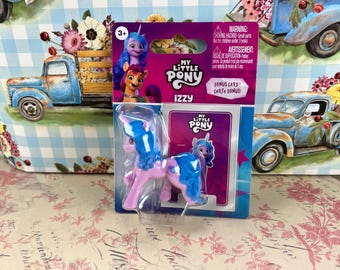 My Little Pony Izzy  Minifigure Collectible Toy   / The Elf's Cottage