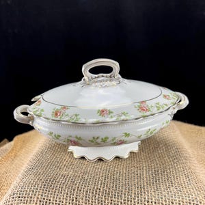 Vintage Vegetable Tureen or Soup Tureen with lid / The Elf&#39;s Cottage