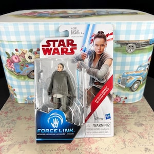 Star Wars Rey Island Journey Action Figure: Collectible Toy