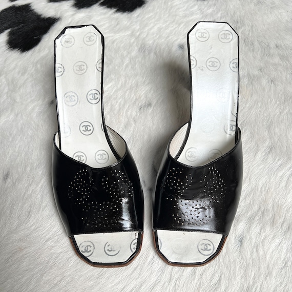 Chanel Heels Mules Sandals Eu 39 / Uk 6 CC Logo Monogram Black 