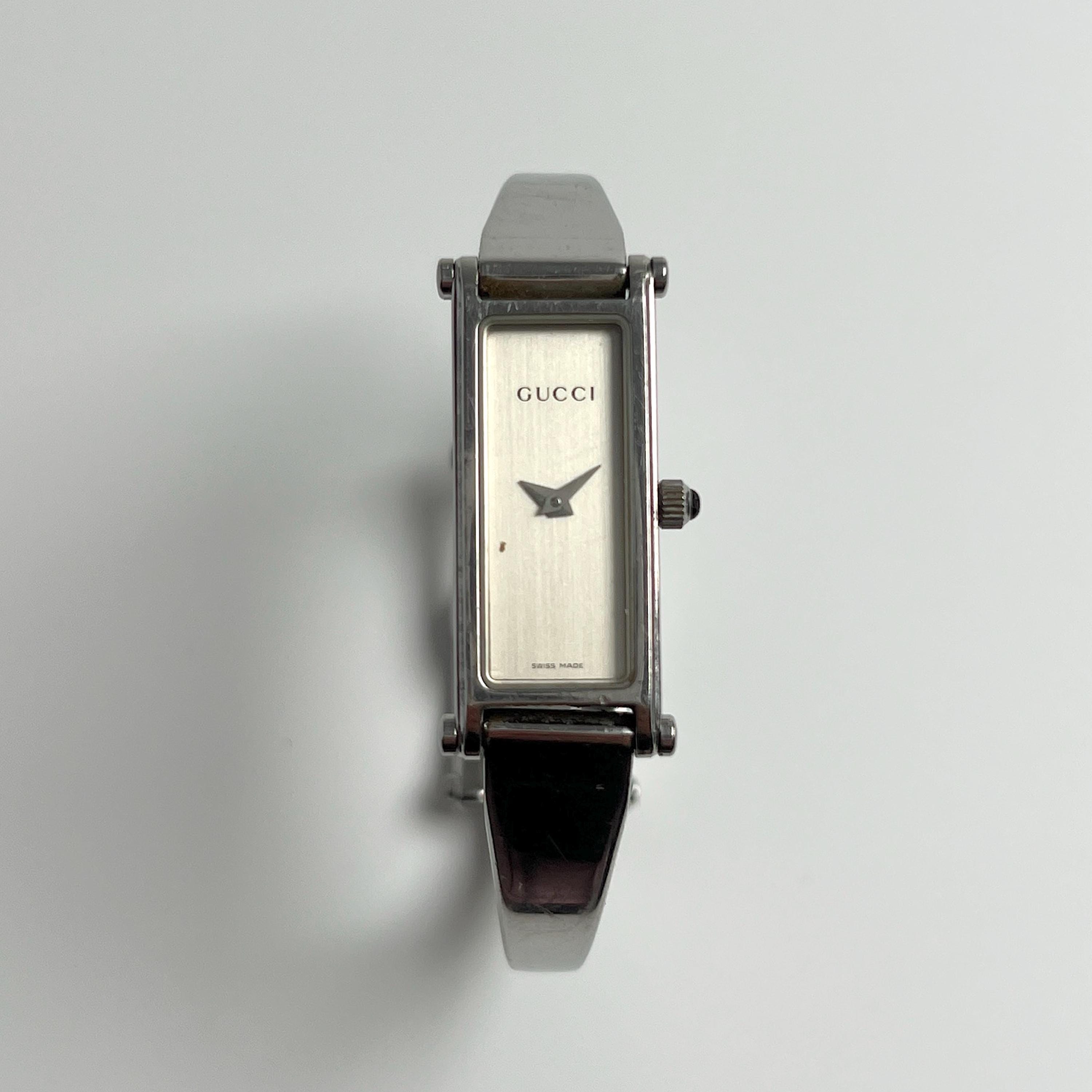 Vintage Classic y2k Gucci stainless steel watch Bloom and Time PH | Vintage 1998 Gucci 6700L – Sleek Black  main image 4