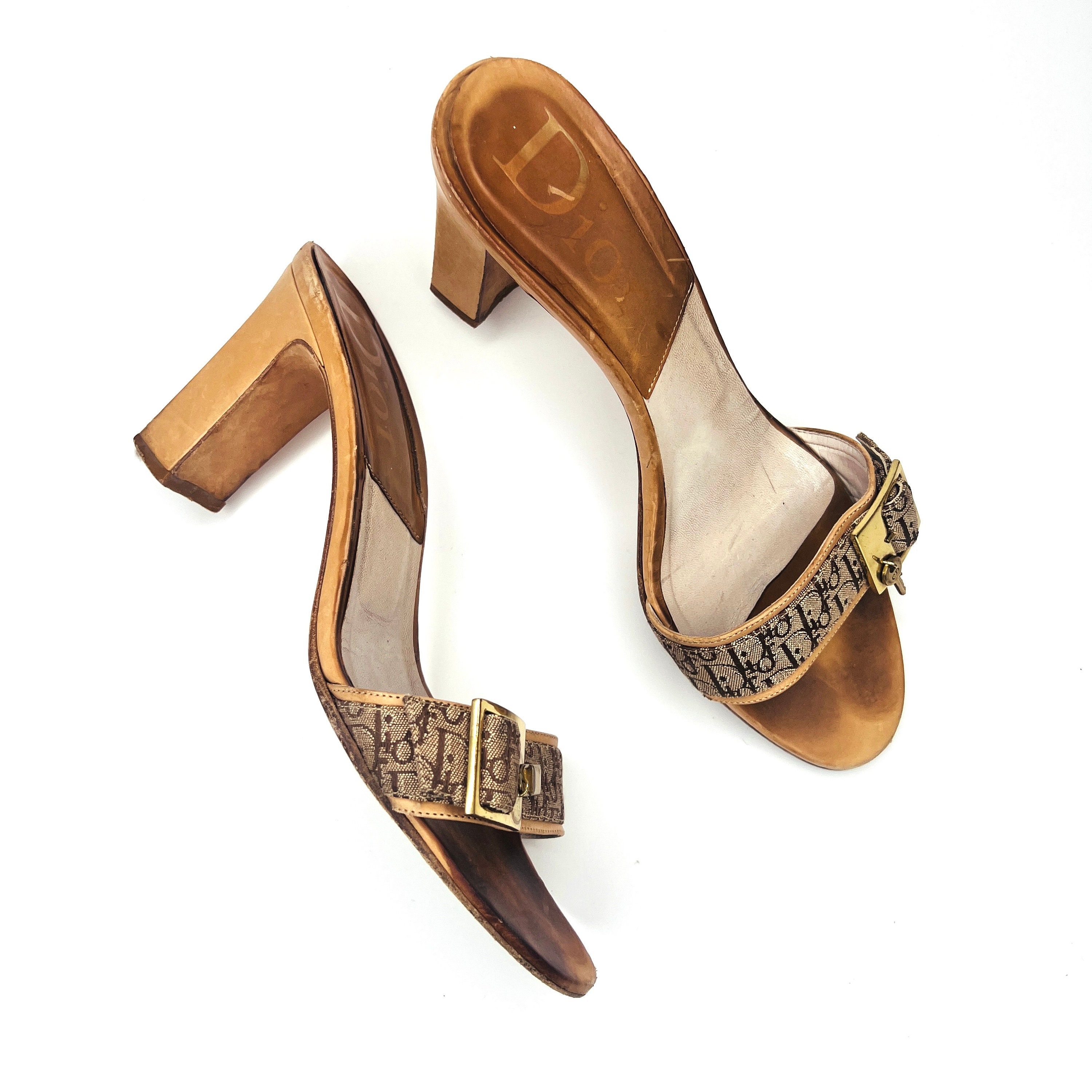 CHRISTIAN DIOR Cognac Lederen String Sandalen Gemarkeerd als 37.5 7.5US Schoenen damesschoenen Sandalen Slippers & Teenslippers 